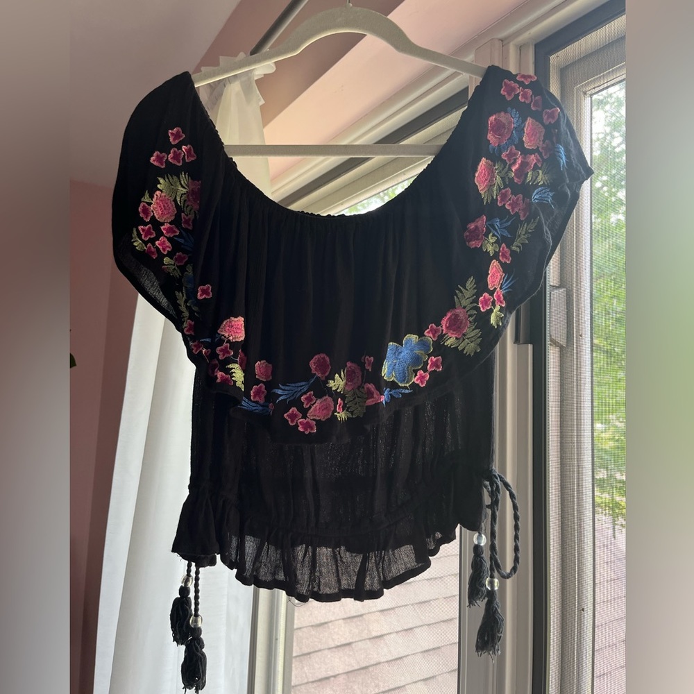 Flower Embroidered Crop Top